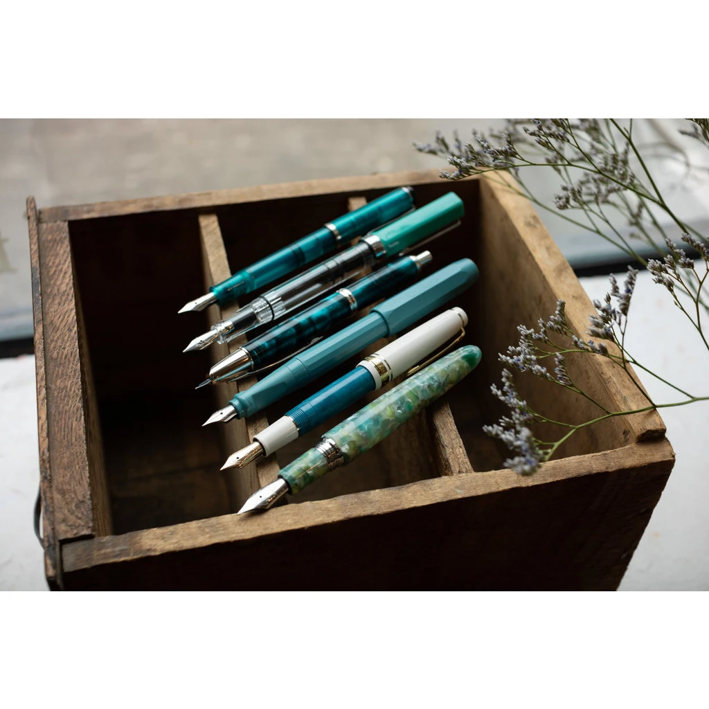 Pelikan M205 Apatite Fountain Pen 3 Pelikan M205 Apatite Fountain Pen - Image 3