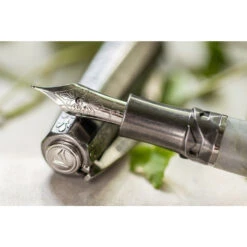 Visconti Medici Il Magnifico Verzino Green Limited Edition Fountain Pen -Stationery Shop visconti visconti medici il magnifico verzino gree 3